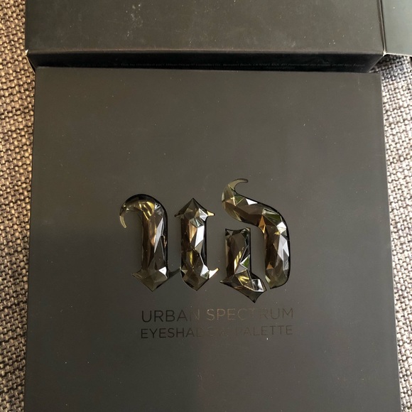 Urban Decay - Urban Spectrum palette - Picture 2 of 4